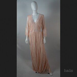 Pinup Fashion Lace Maxi